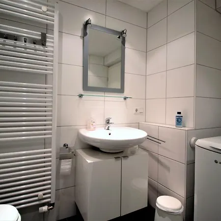 Helle 2-zimmer - Nahe Innenstadt & Bahnhof Διαμέρισμα *