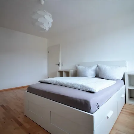 Helle 2-zimmer - Nahe Innenstadt & Bahnhof Διαμέρισμα *